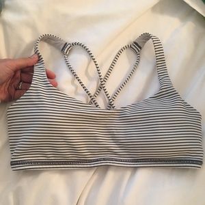 Gray lululemon sports bra size 6
